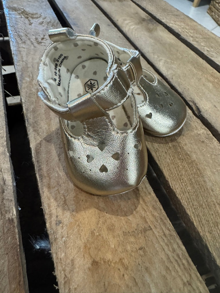 Babies dorées en tissu Gémo 0-3 mois ♻️