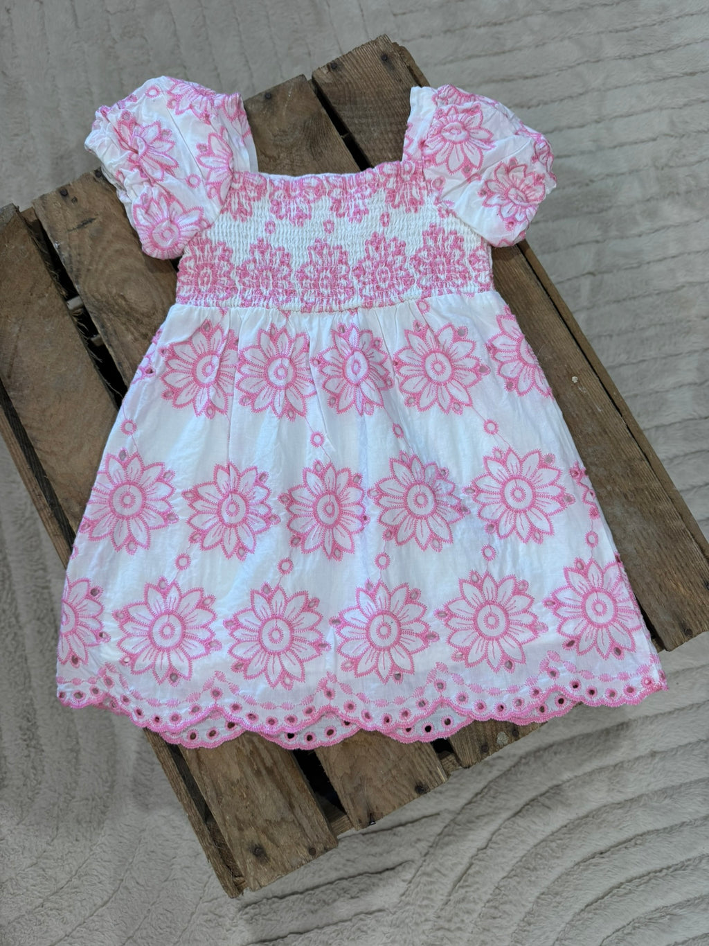 Robe blanche broderie fleurs roses Primark 9-12 mois ♻️