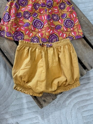 Ensemble blouse fleurie + short moutarde Du Pareil au Même 9 mois ♻️