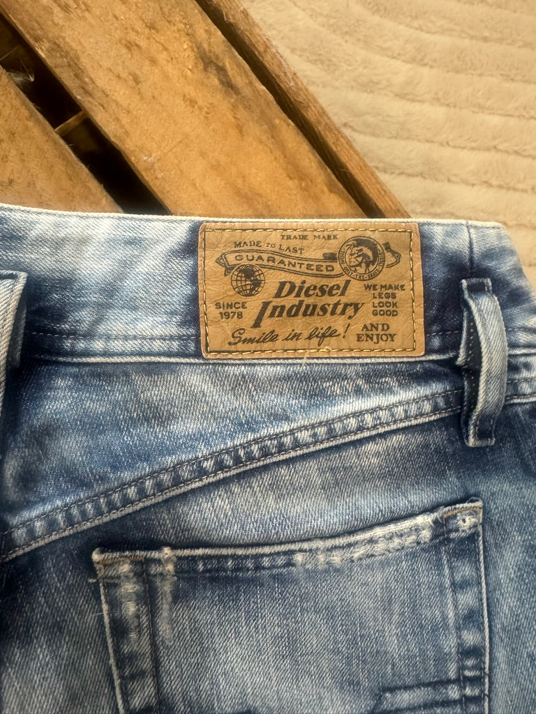 Short en jeans destroy Diesel - 27 (36) ♻️