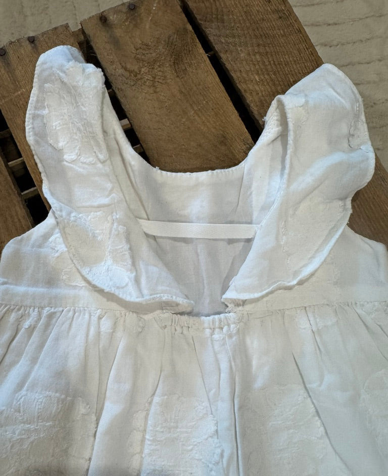 Robe blanche broderie "fleur" Zara 6/9 mois ♻️