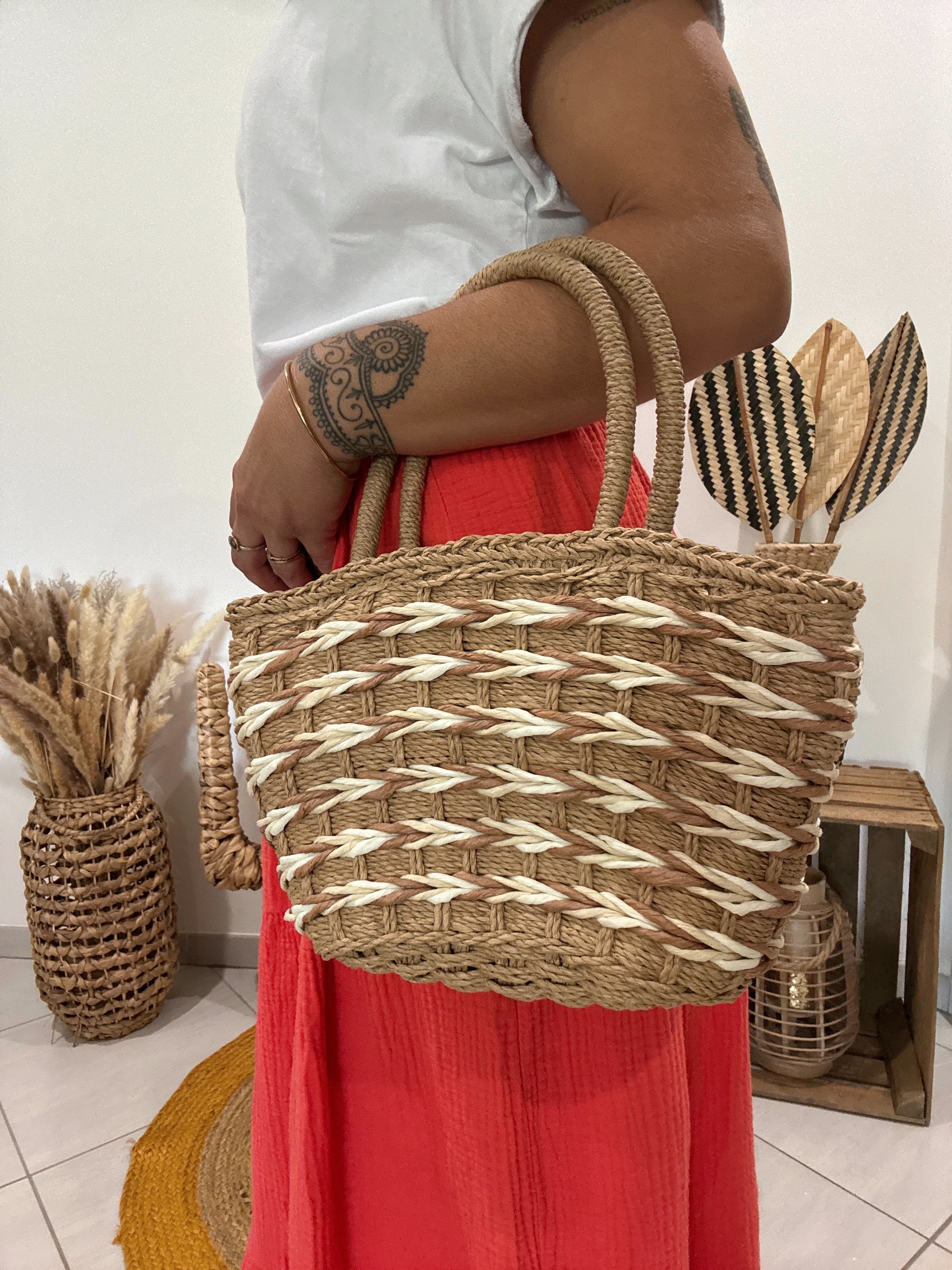 Sac panier en paille tressée camel