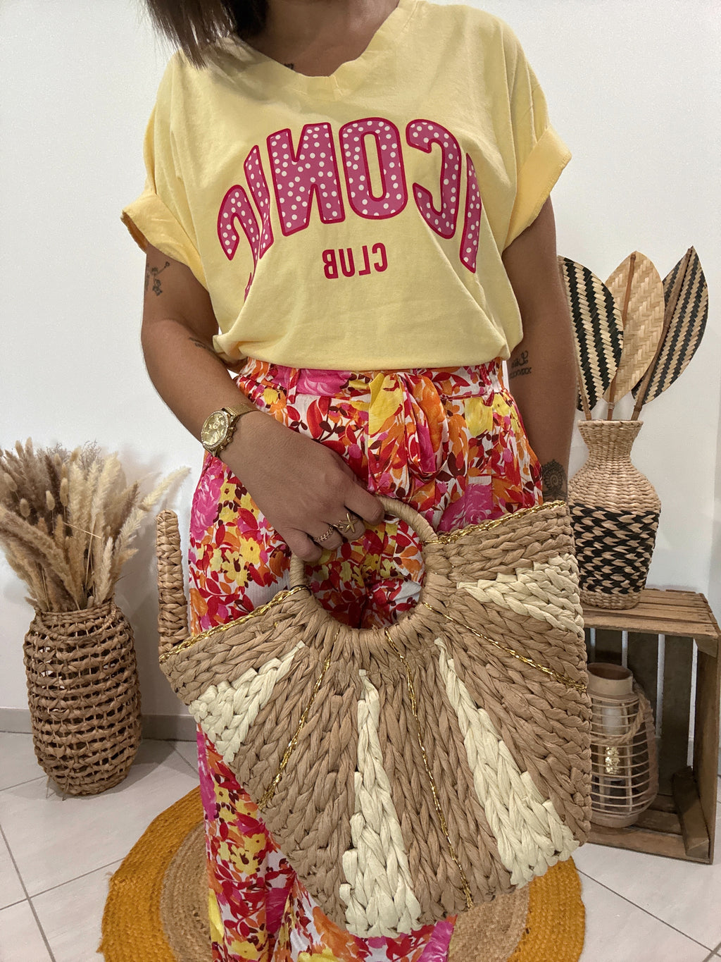 Sac panier tressé bicolore avec détails dorés