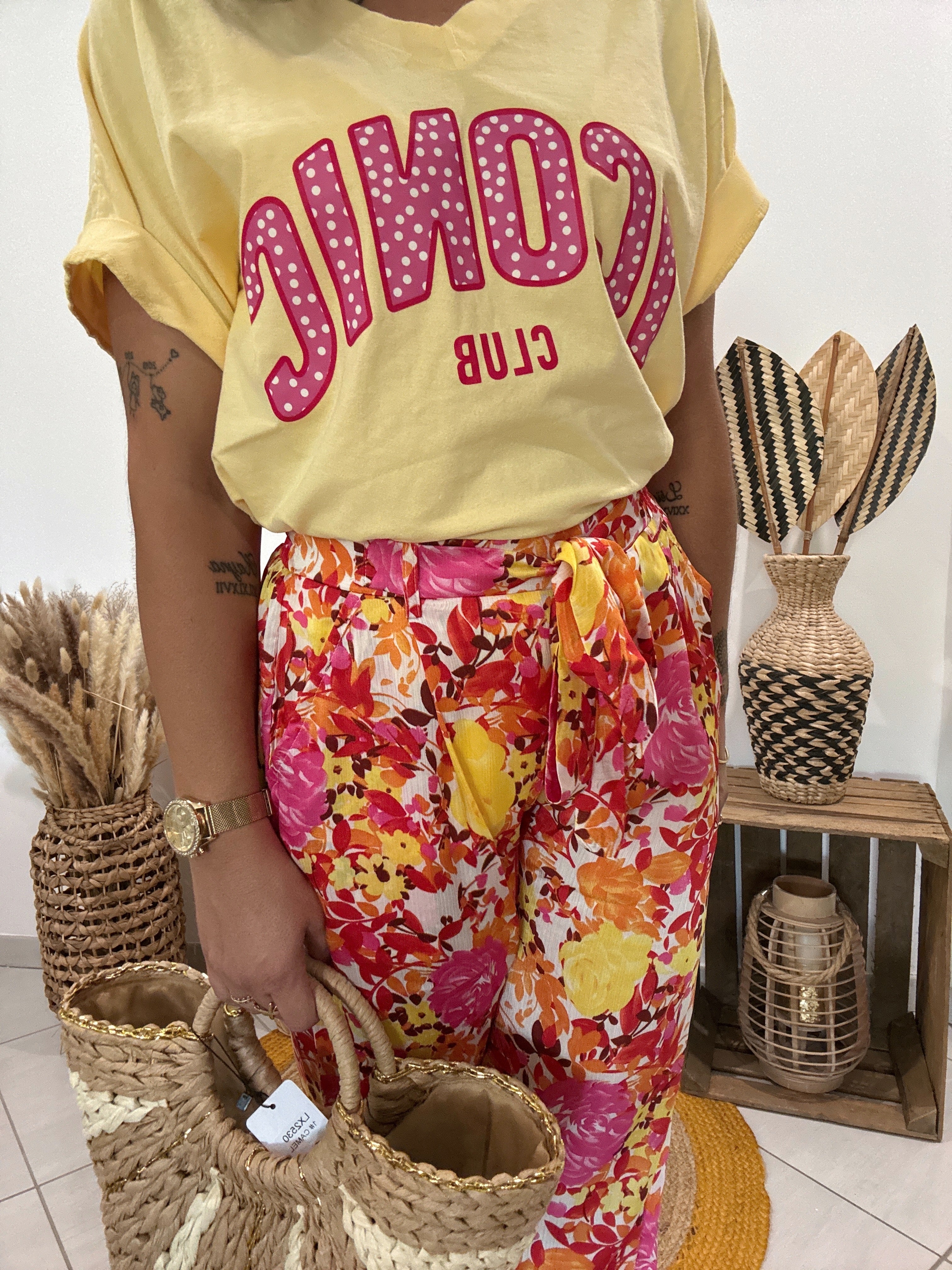 T-shirt jaune imprimé "Iconic"