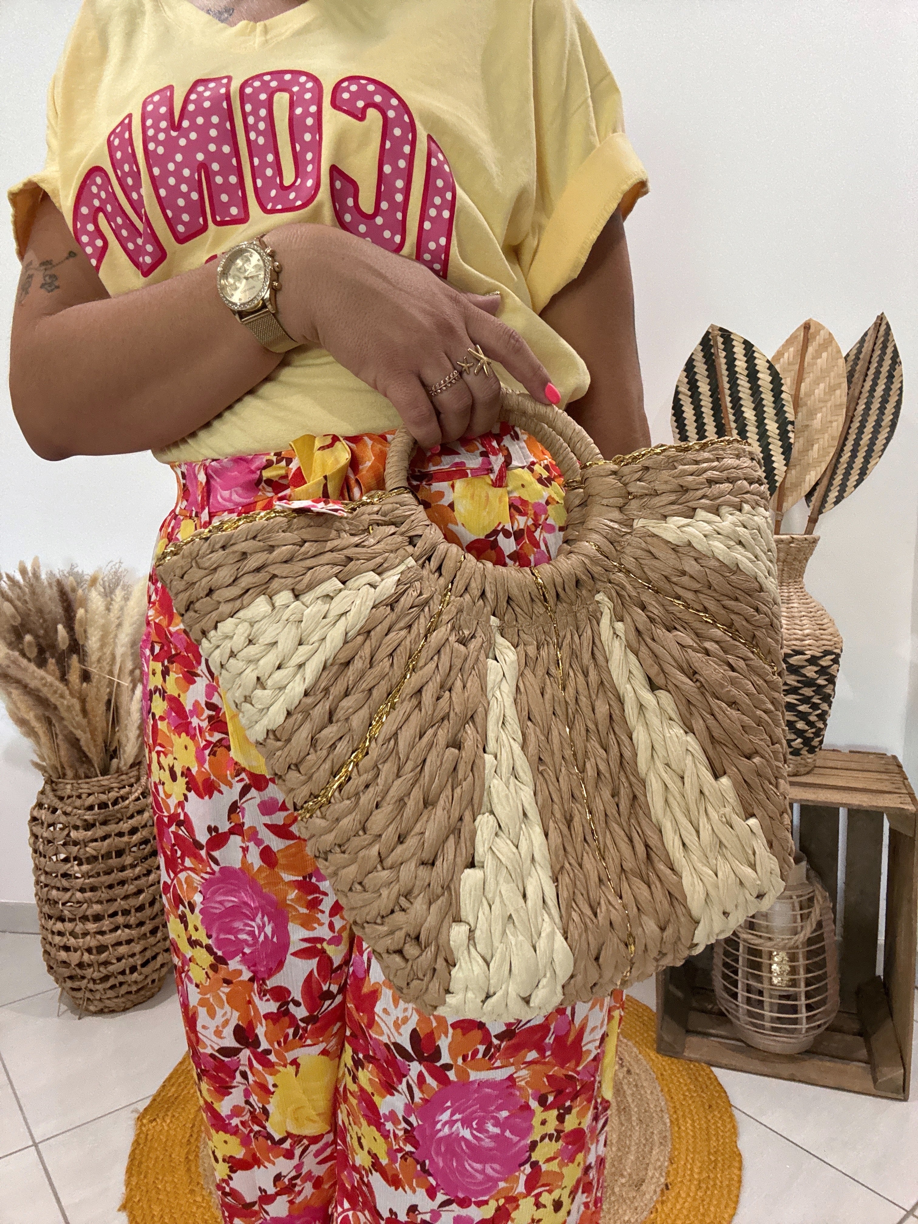 Sac panier tressé bicolore avec détails dorés