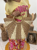 Sac panier tressé bicolore avec détails dorés