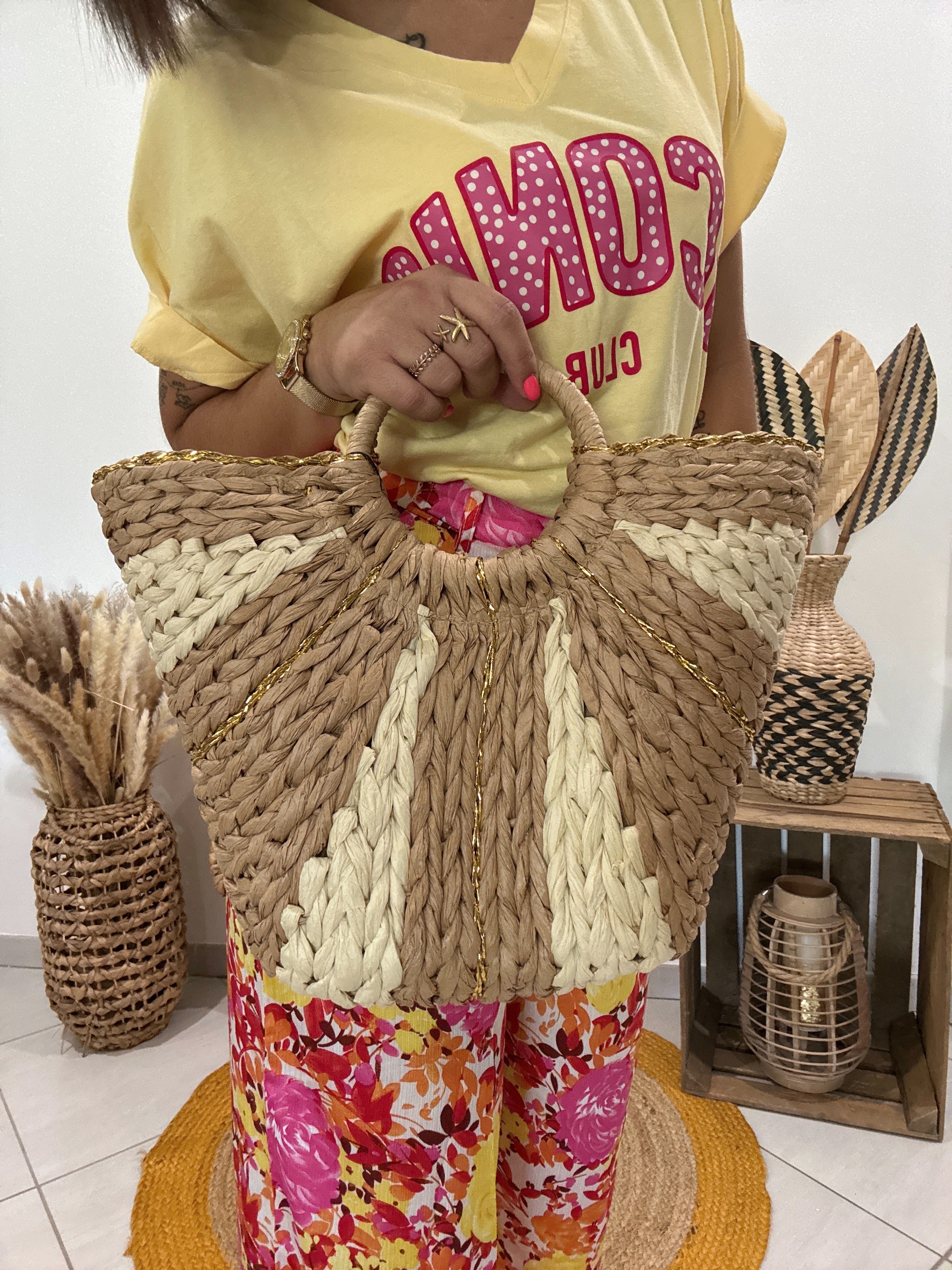 Sac panier tressé bicolore avec détails dorés