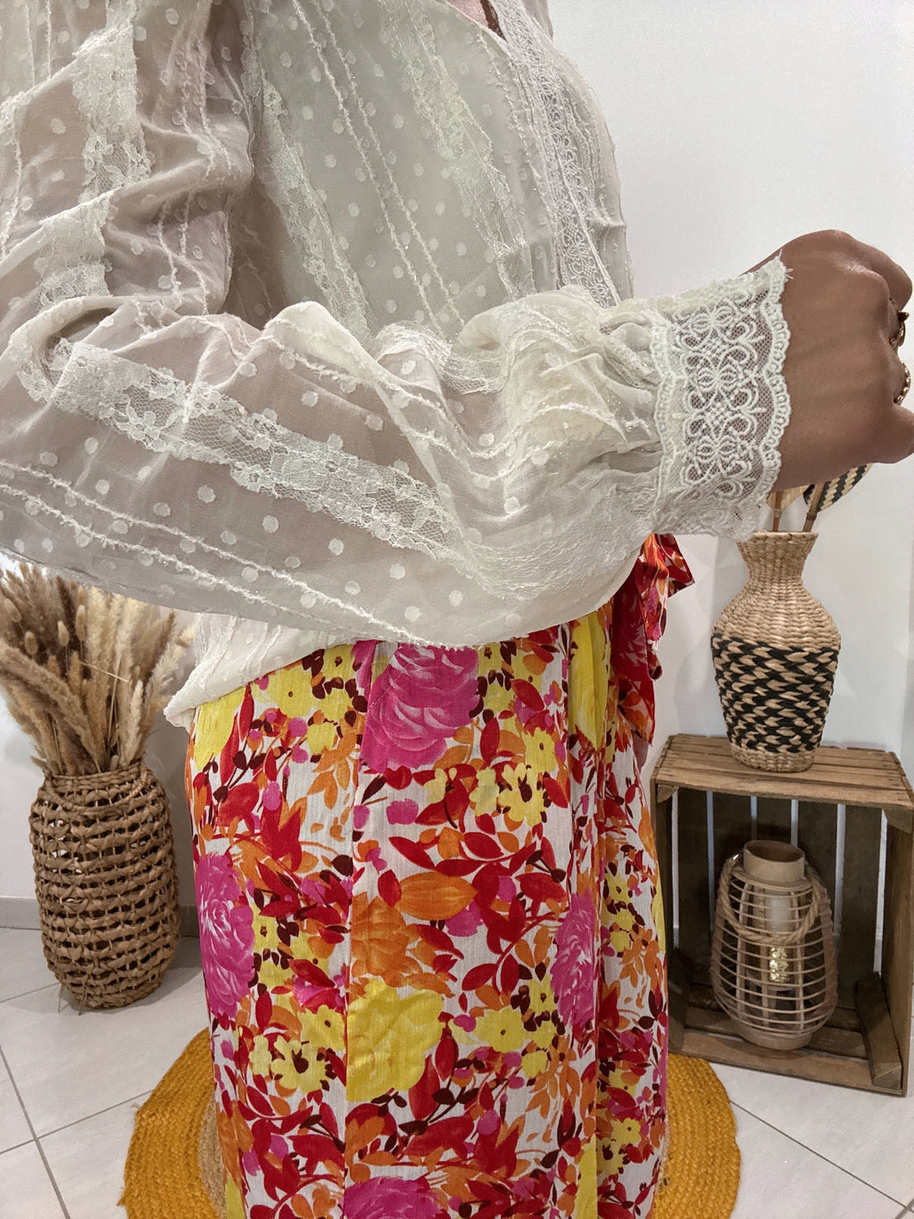 Blouse avec détail dentelle et transparence écru