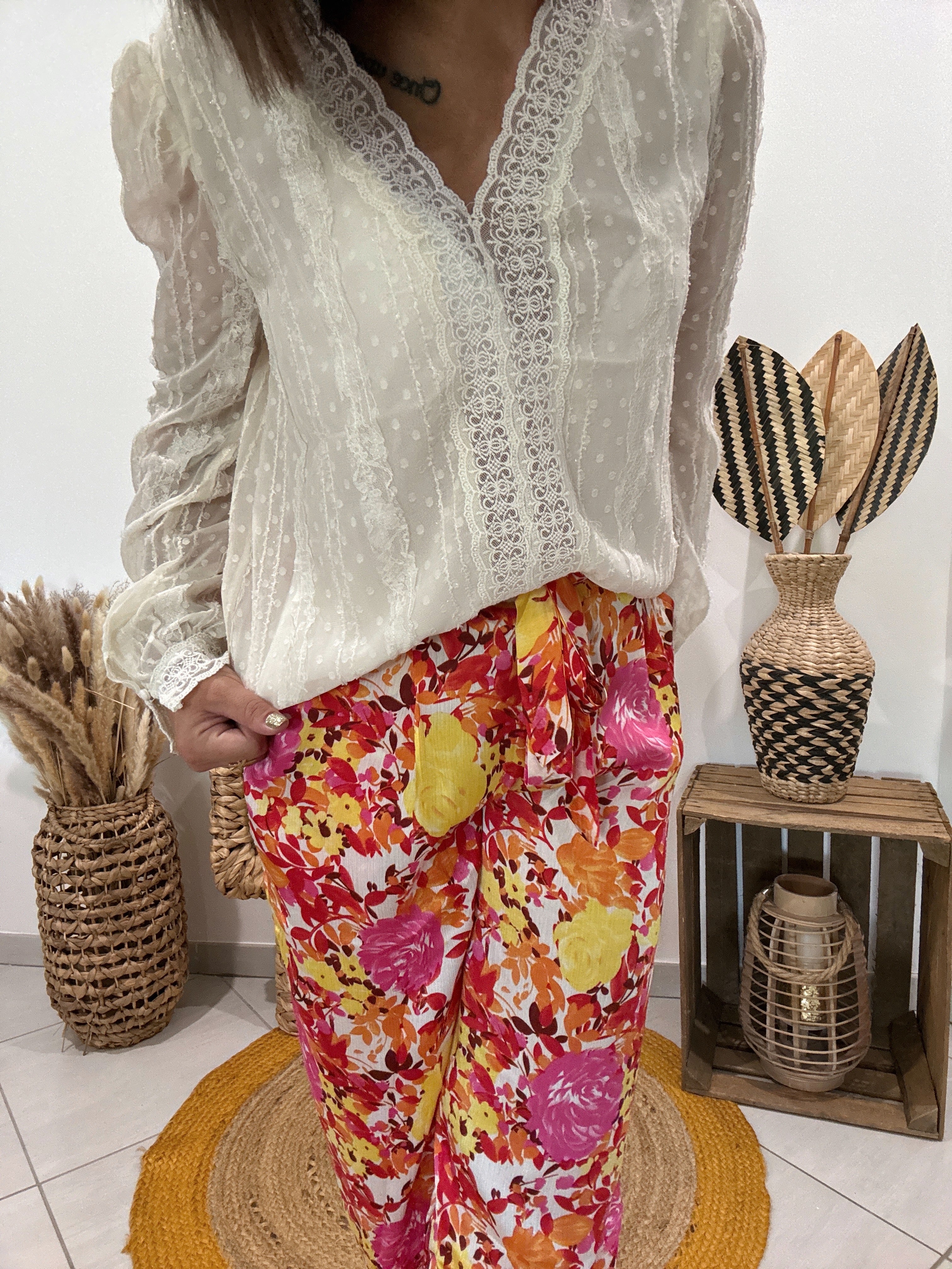 Blouse avec détail dentelle et transparence écru