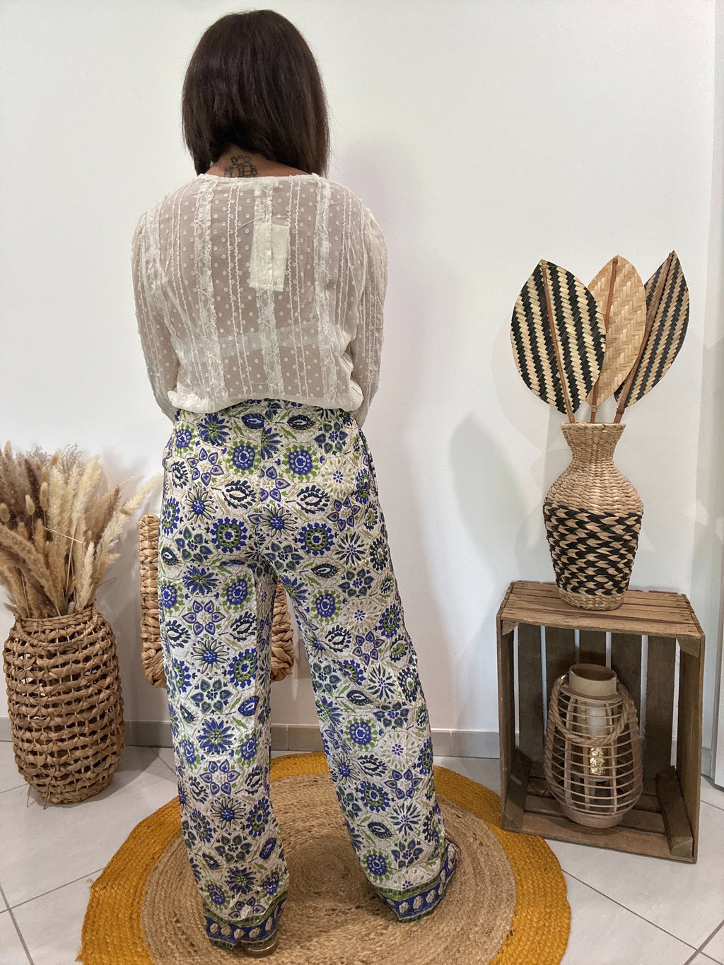 Pantalon fluide imprimé bleu, vert et beige