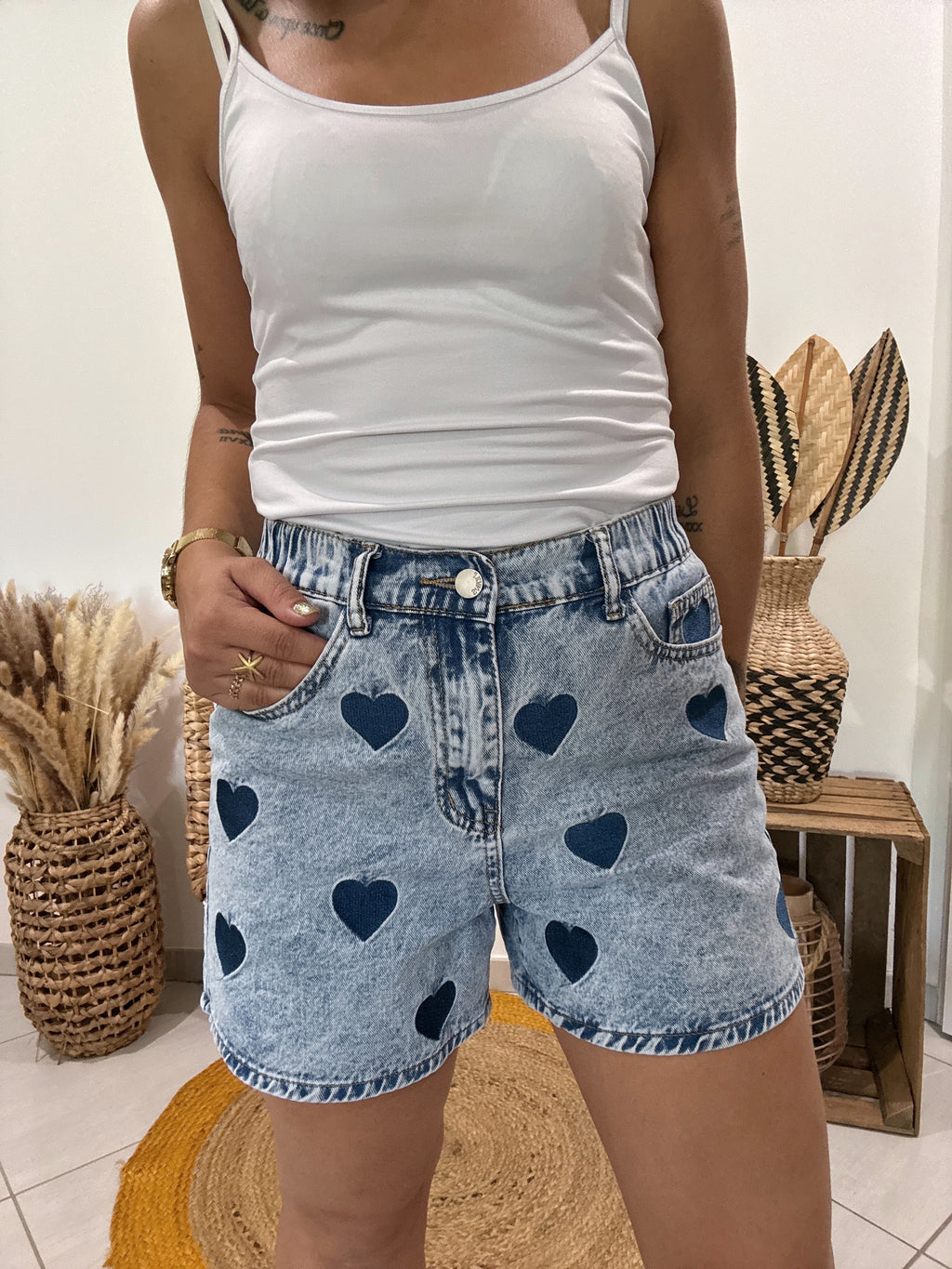 Short en jeans bleu imprimé coeurs - S ♻️