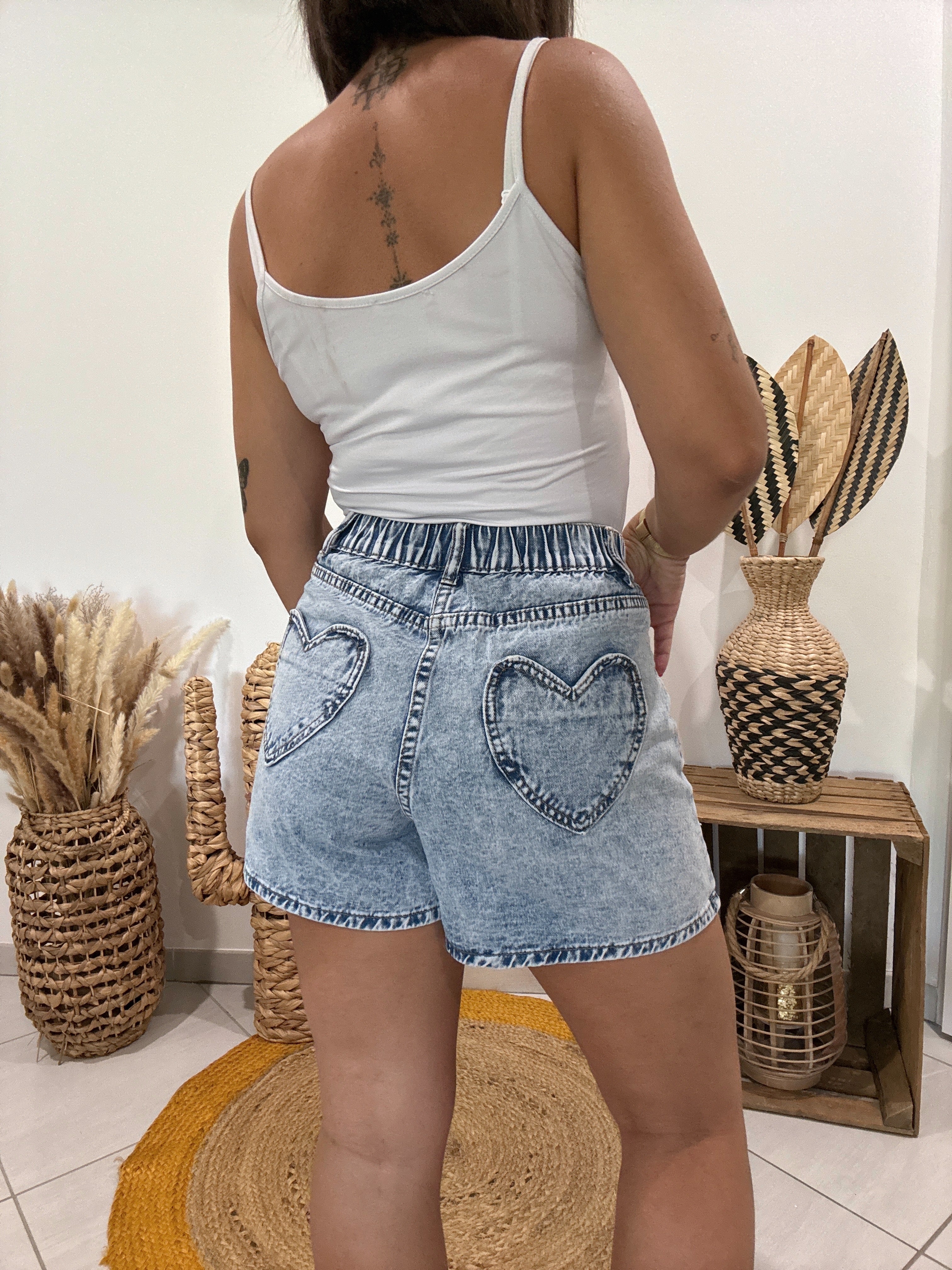 Short en jeans bleu imprimé coeurs - S ♻️