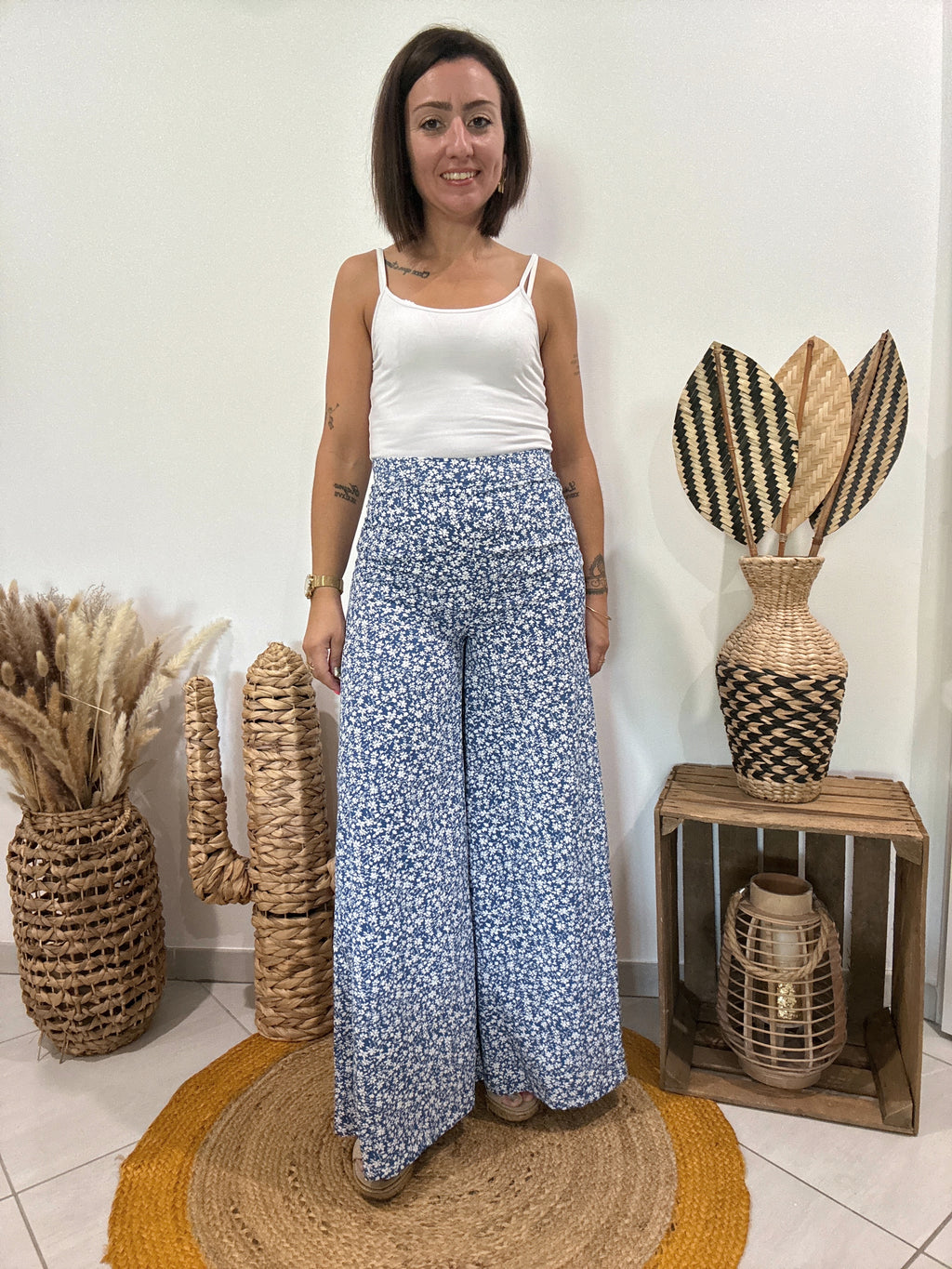 Pantalon jambière large bleu imprimé fleurs blanches - 36 ♻️