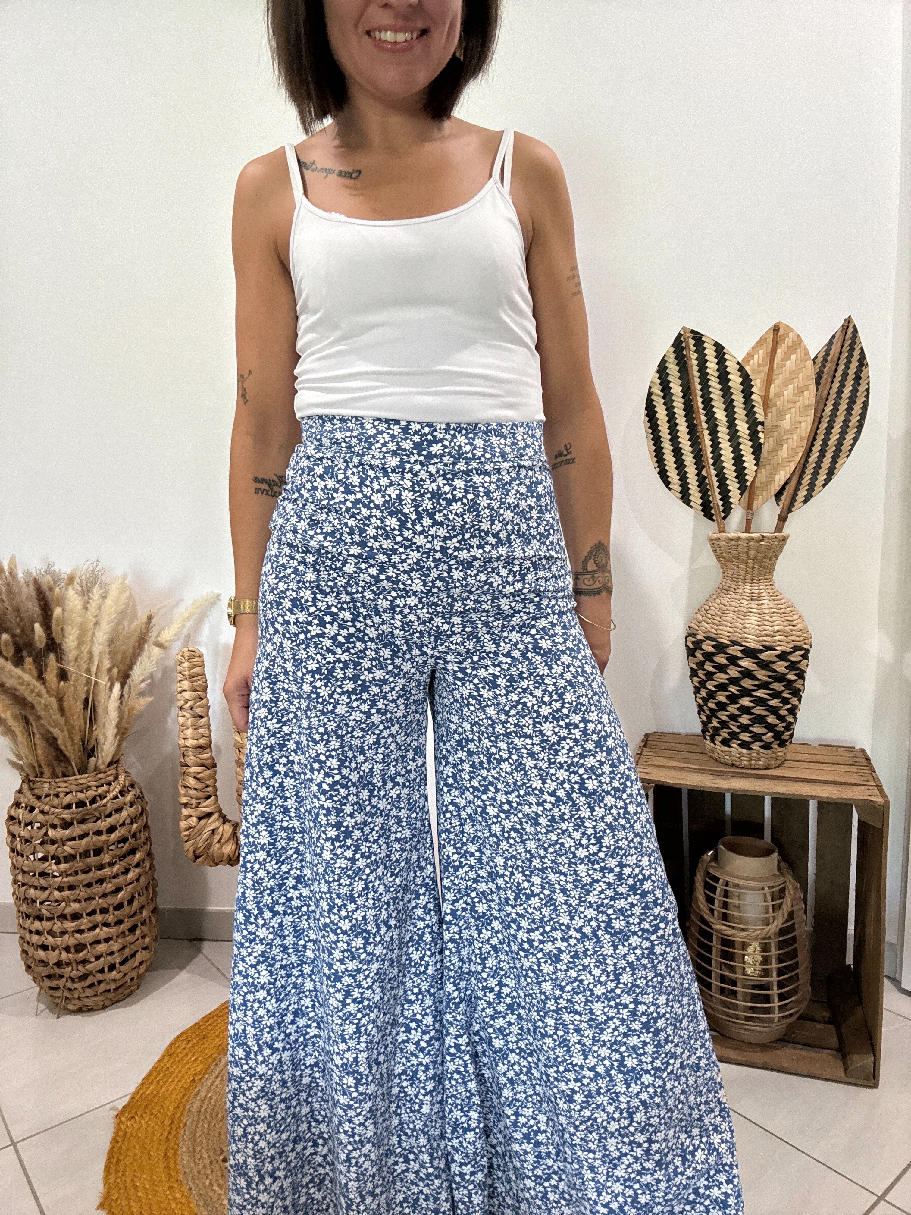 Pantalon jambière large bleu imprimé fleurs blanches - 36 ♻️