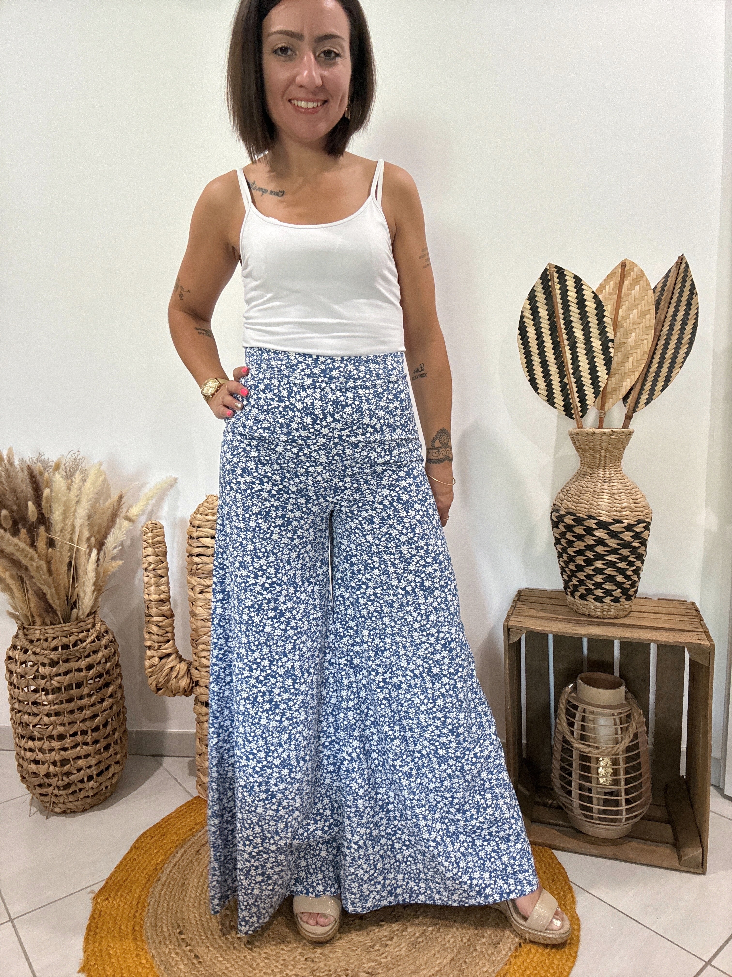 Pantalon jambière large bleu imprimé fleurs blanches - 36 ♻️