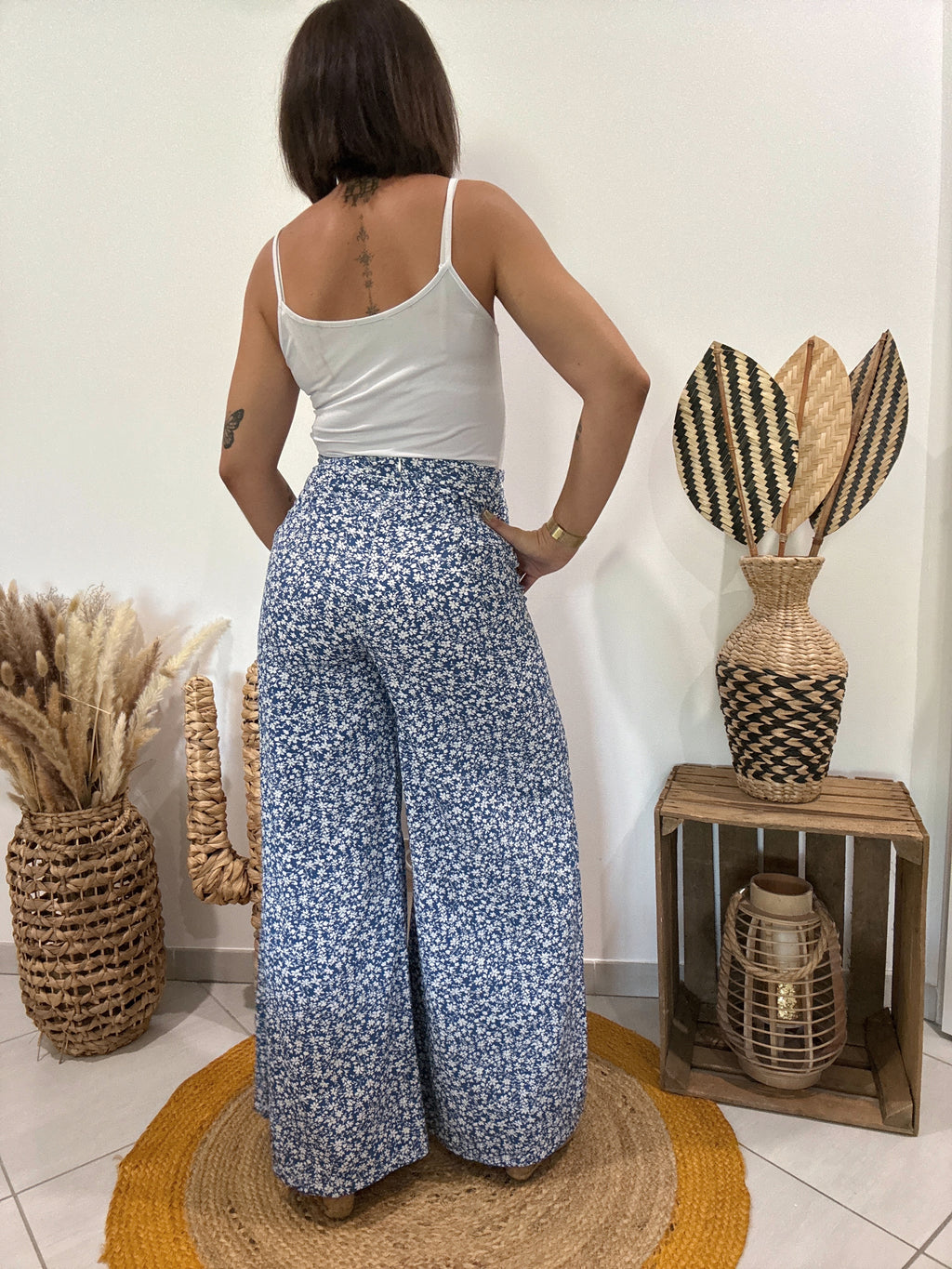 Pantalon jambière large bleu imprimé fleurs blanches - 36 ♻️