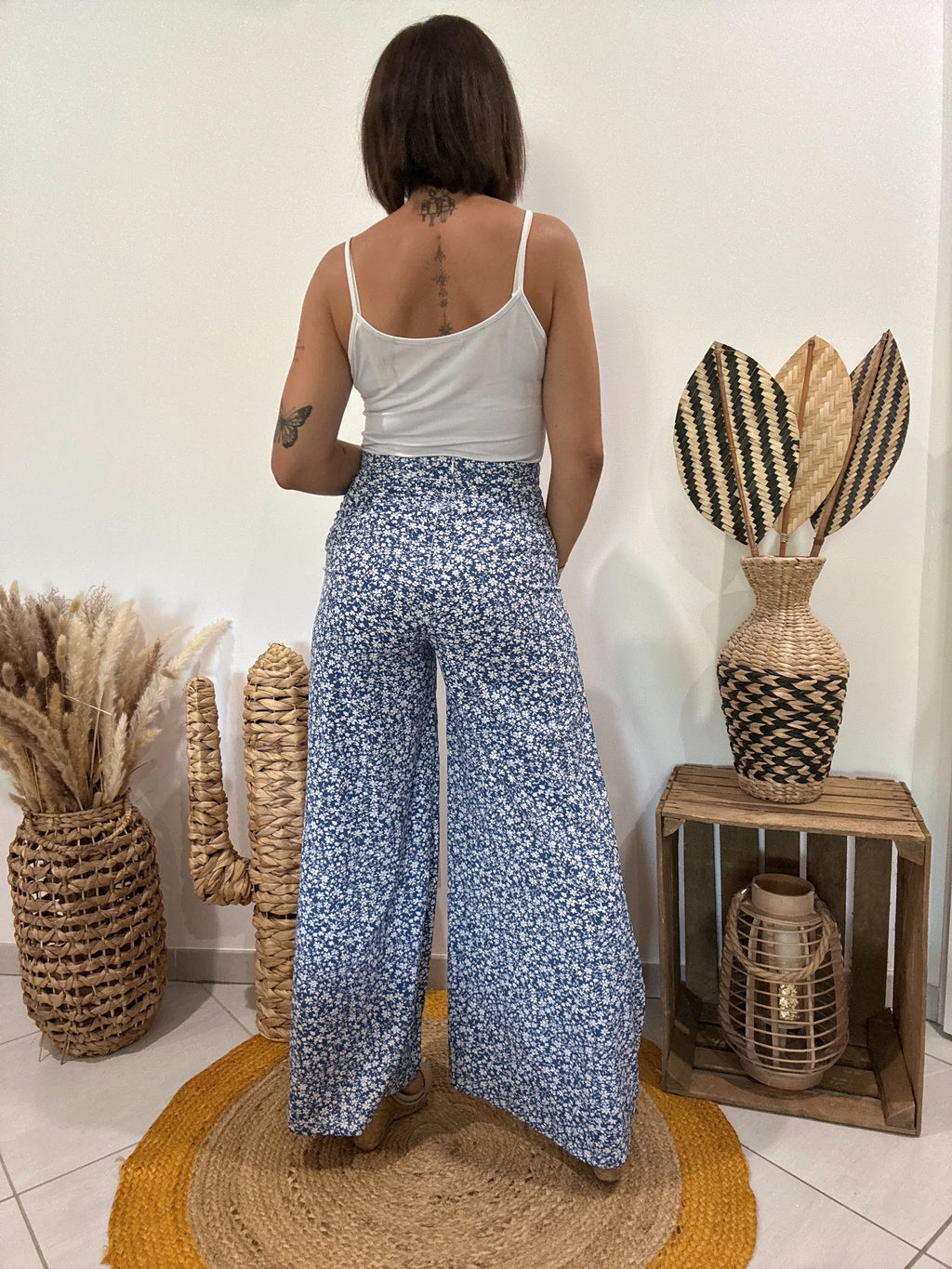 Pantalon jambière large bleu imprimé fleurs blanches - 36 ♻️