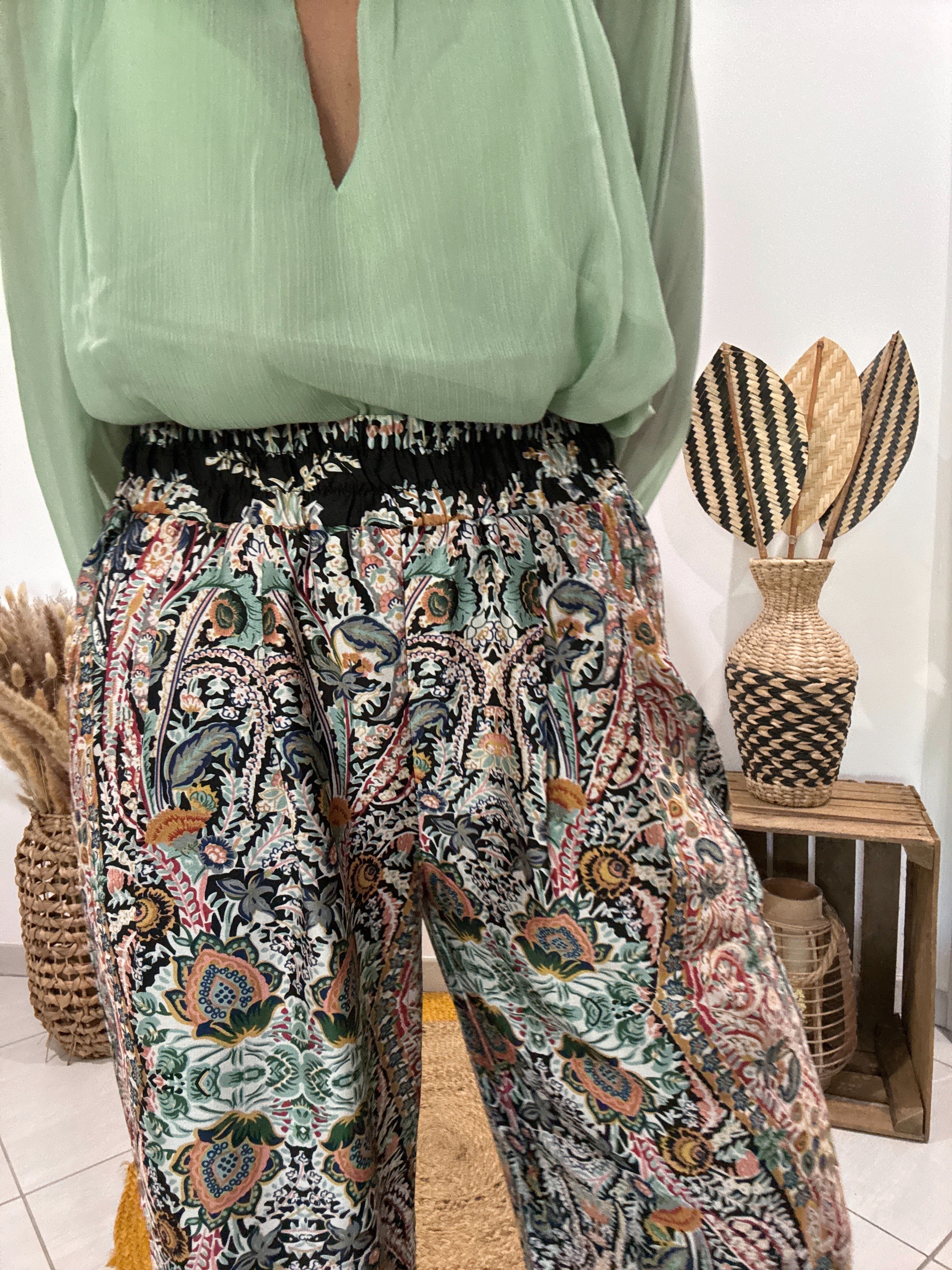 Pantalon noir fluide en soie imprimé oriental Molly Bracken - M ♻️