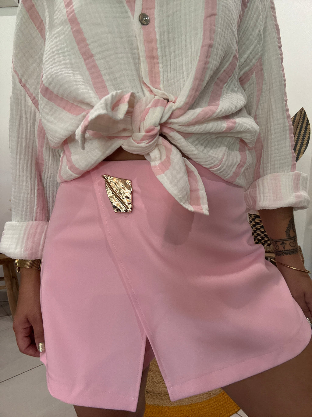 Jupe-short avec bijoux doré rose