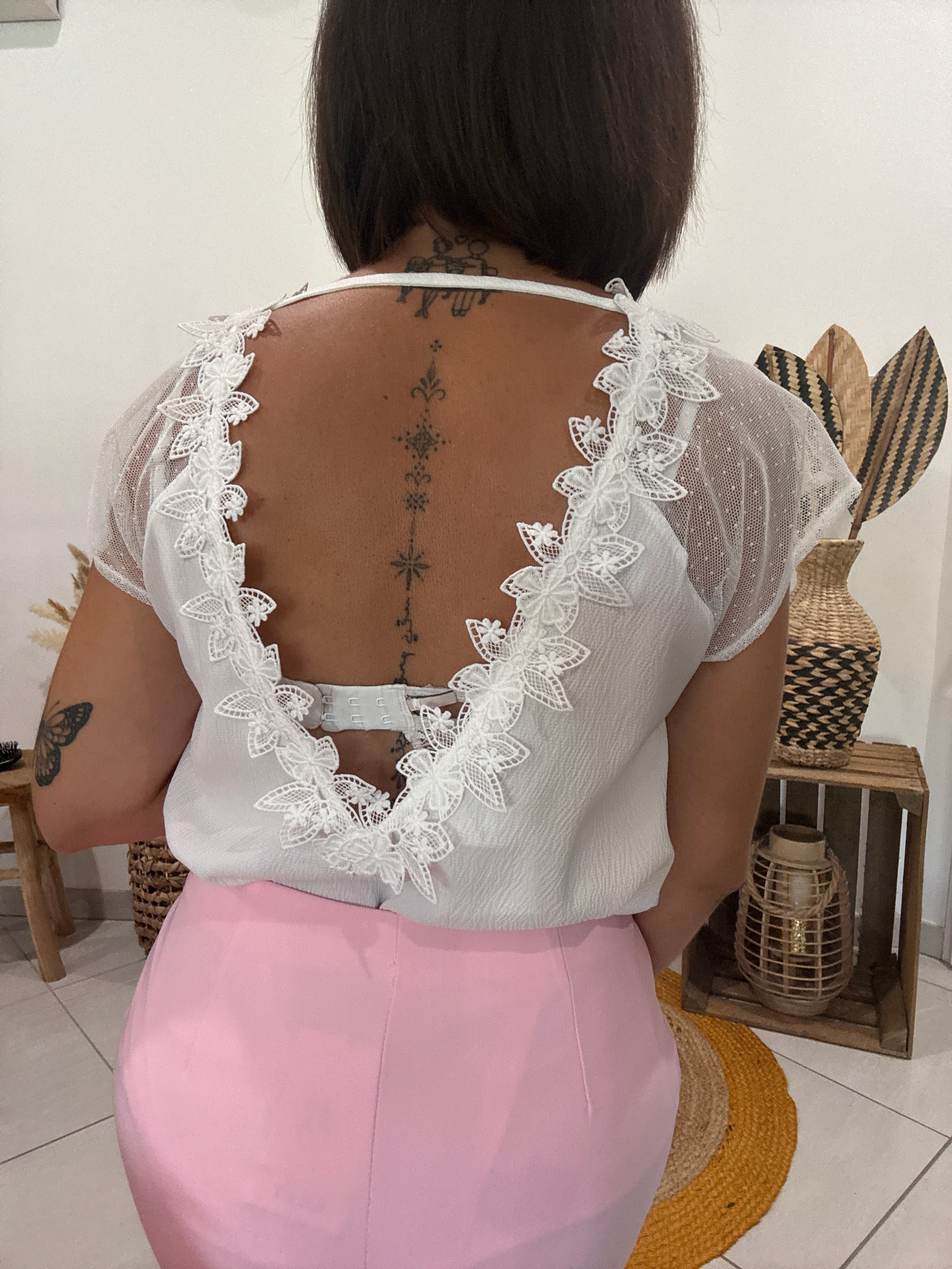 Top fantaisie au dos blanc