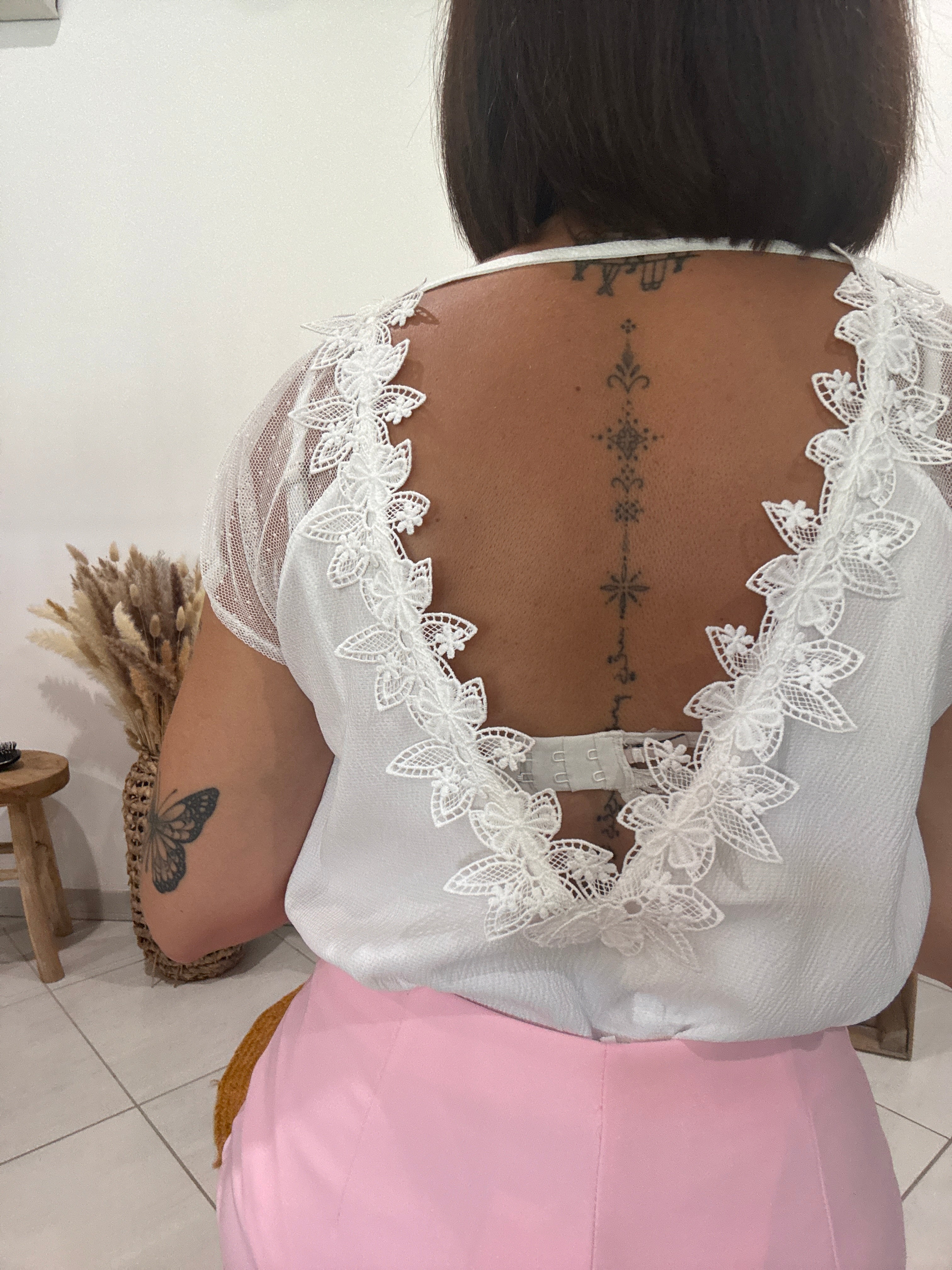 Top fantaisie au dos blanc