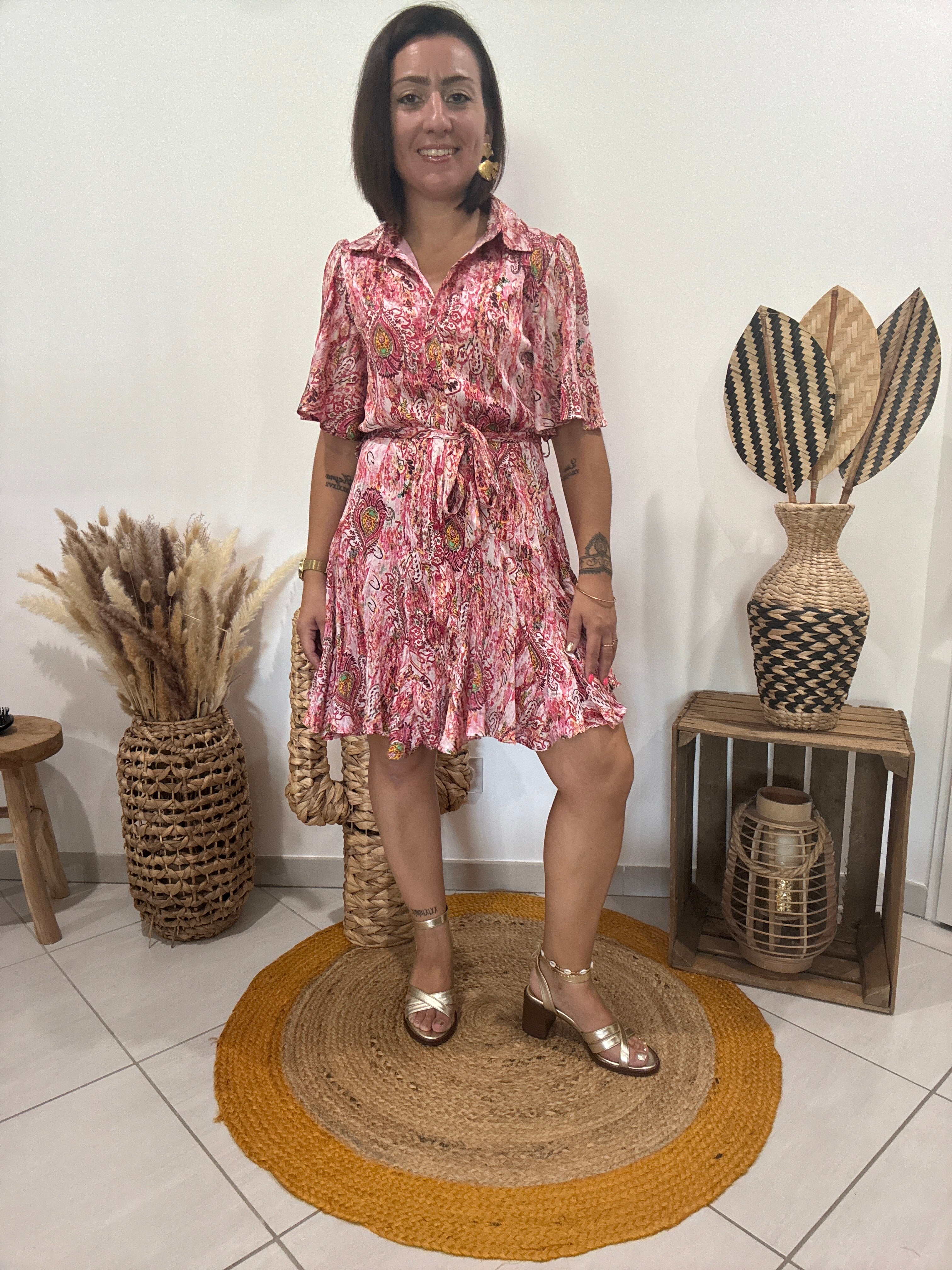 Robe légère et fluide paillettes dorées fuchsia
