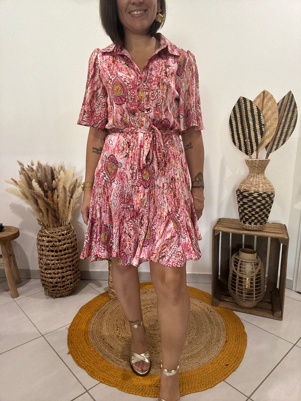 Robe légère et fluide paillettes dorées fuchsia