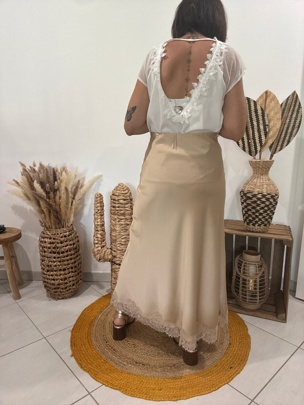 Top fantaisie au dos blanc
