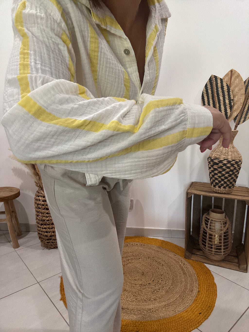 Chemise blanche en gaz de coton rayures jaunes