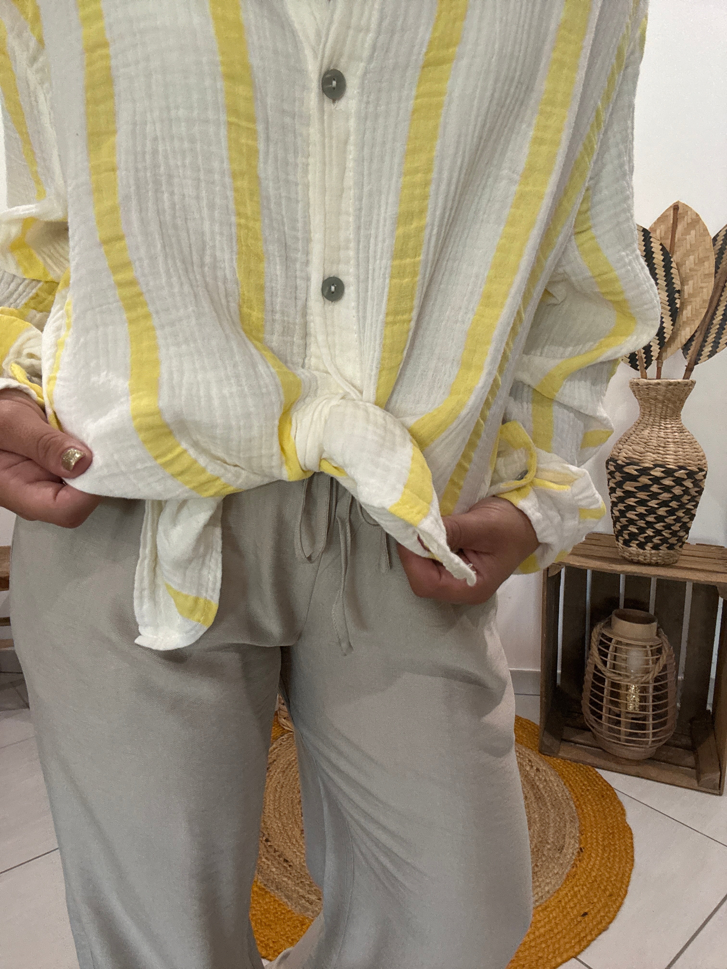 Chemise blanche en gaz de coton rayures jaunes