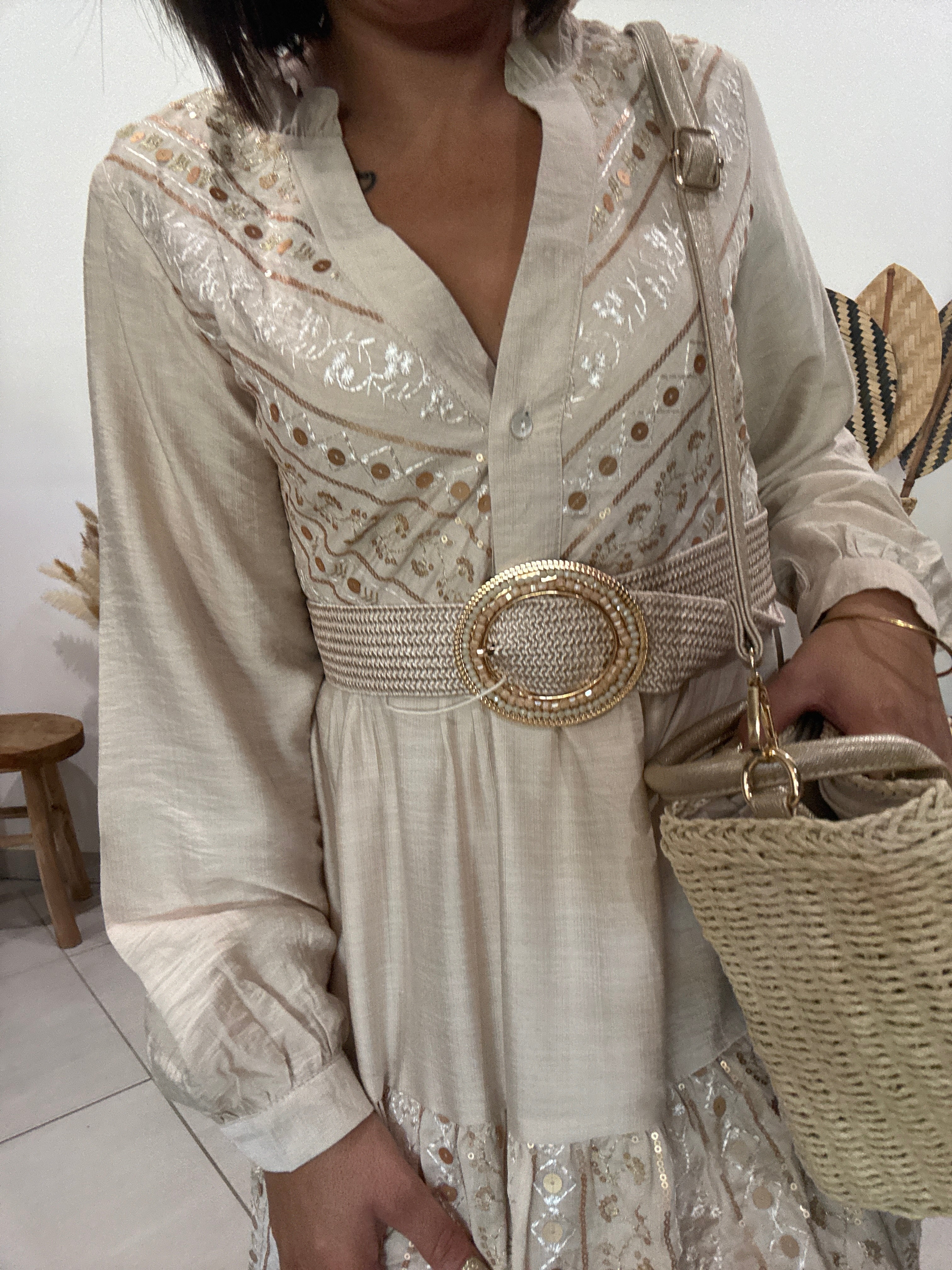 Robe courte fluide à broderies beige
