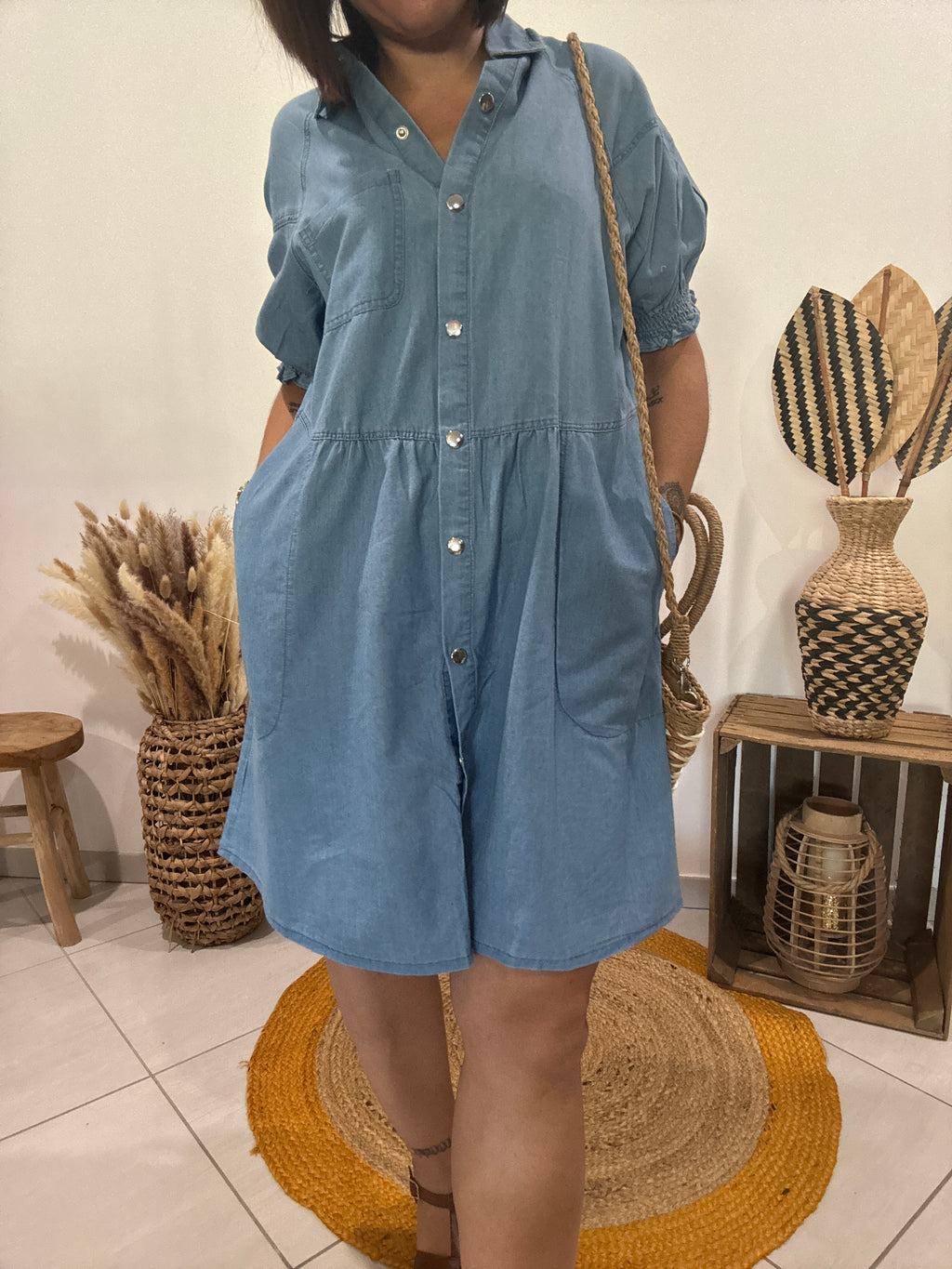 Robe en jean bleu à manches bouffantes